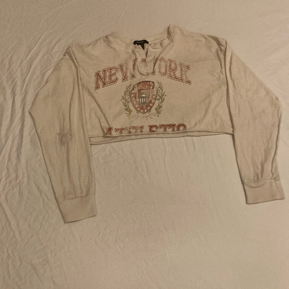 Cropped long sleeve neck, cut T-shirt